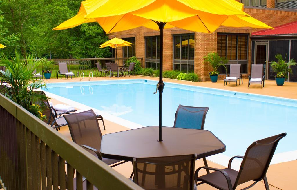 Wyndham Garden Williamsburg Busch Gardens Area Hotel Exterior photo